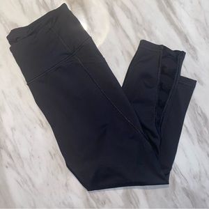 Victoria’s Sport Criss Cross Legging